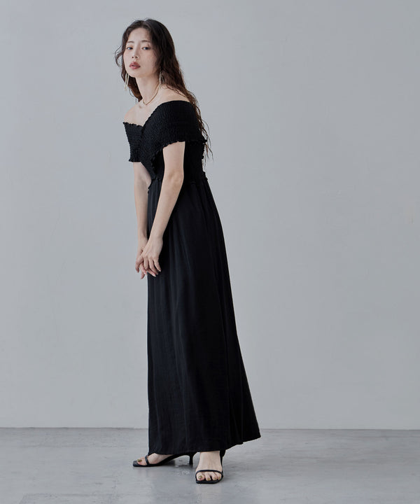 {"color":"\u30d6\u30e9\u30c3\u30af","info":"model\uff1aH166cm size\uff1aF"}