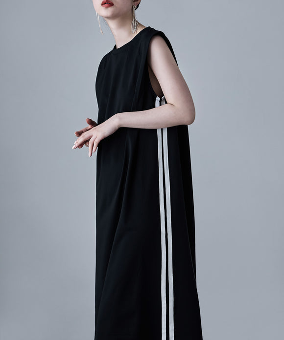 {"color":"\u30d6\u30e9\u30c3\u30af","info":"model\uff1aH163cm size\uff1aM"}