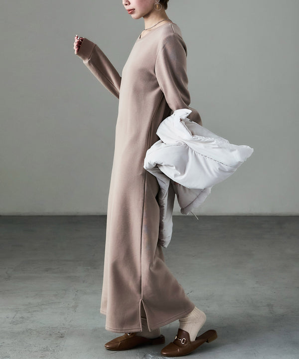 {"color":"\u30b0\u30ec\u30fc\u30b8\u30e5","info":"model\uff1aH158cm size\uff1aM"}