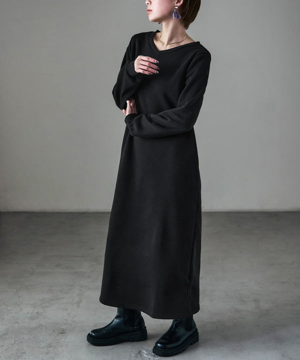 {"color":"\u30d6\u30e9\u30c3\u30af","info":"model\uff1aH158cm size\uff1aM"}