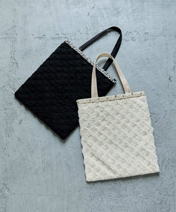 {"color":"\u30d9\u30fc\u30b8\u30e5","info":""}