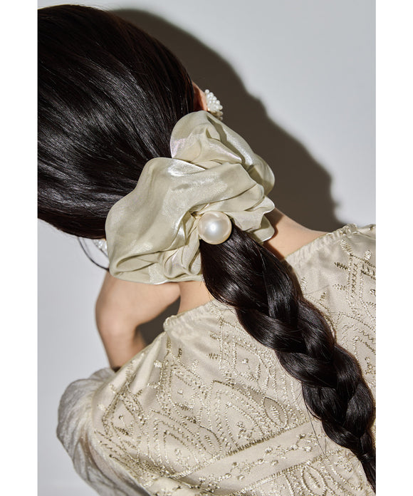 {"color":"\u30d9\u30fc\u30b8\u30e5","info":""}