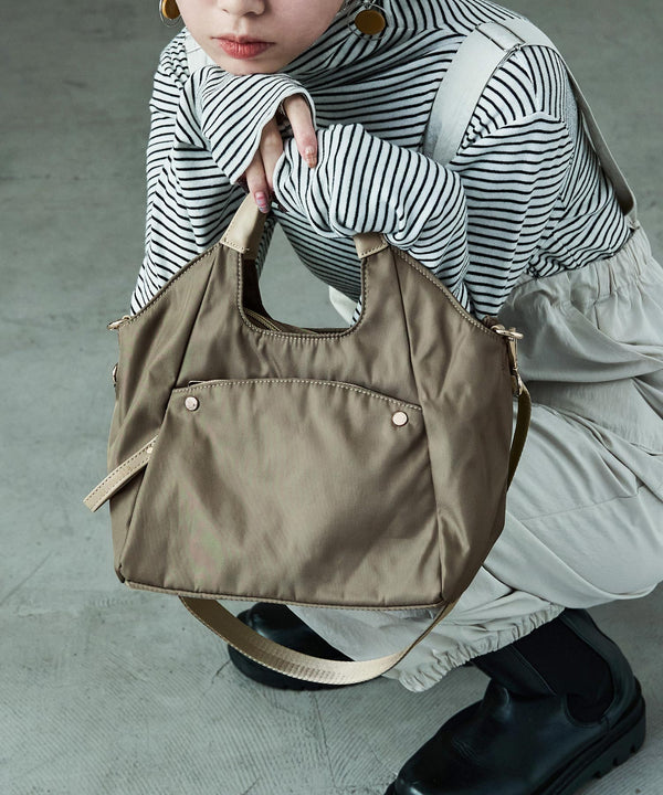 {"color":"\u30b0\u30ec\u30fc\u30b8\u30e5","info":"model\uff1aH158cm size\uff1aF"}