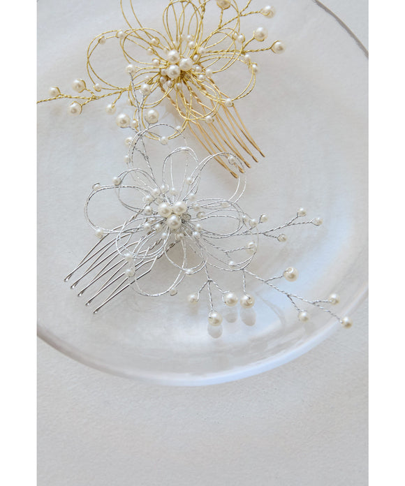 {"color":"\u30b7\u30eb\u30d0\u30fc","info":""}