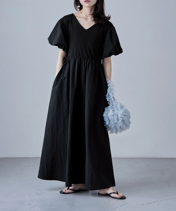 {"color":"\u30d6\u30e9\u30c3\u30af","info":"model\uff1aH160cm size\uff1aM"}