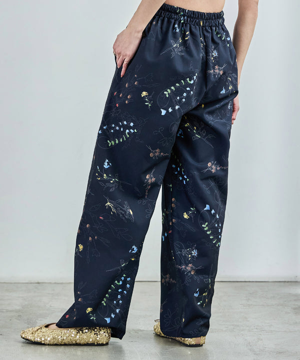 {"color":"\u30cd\u30a4\u30d3\u30fc","info":"model\uff1aH158cm size\uff1aM"}