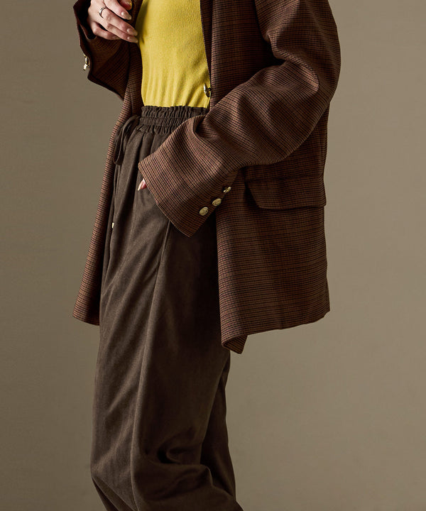 {"color":"\u30d6\u30e9\u30a6\u30f3","info":"model\uff1aH158cm size\uff1aM"}