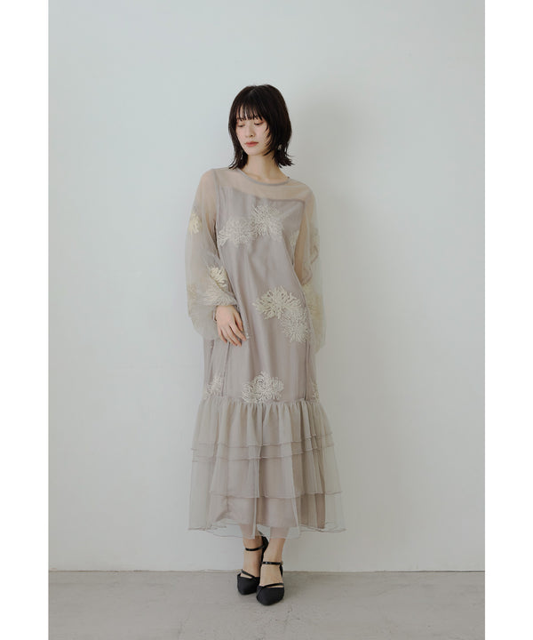{"color":"\u30b0\u30ec\u30fc\u30b8\u30e5","info":"model\uff1aH166cm size\uff1aM"}