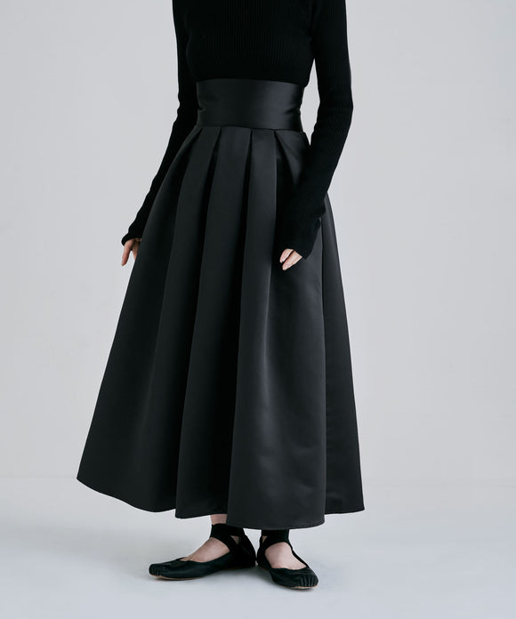 {"color":"\u30d6\u30e9\u30c3\u30af","info":"model\uff1aH158cm size\uff1aF"}