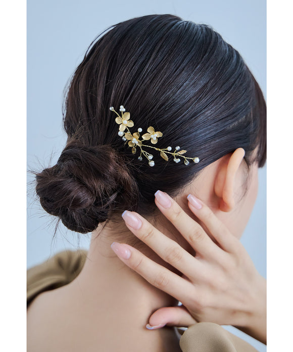 {"color":"\u30b4\u30fc\u30eb\u30c9","info":""}