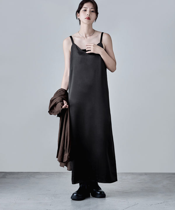 {"color":"\u30d6\u30e9\u30c3\u30af","info":"model\uff1aH166cm size\uff1aF"}