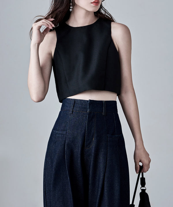 {"color":"\u30d6\u30e9\u30c3\u30af","info":"model\uff1aH166cm size\uff1aM"}