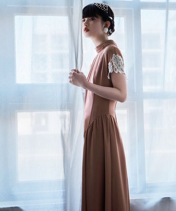 {"color":"\u30a2\u30f3\u30c6\u30a3\u30fc\u30af\u30d4\u30f3\u30af","info":"model\uff1aH163cm size\uff1aM"}