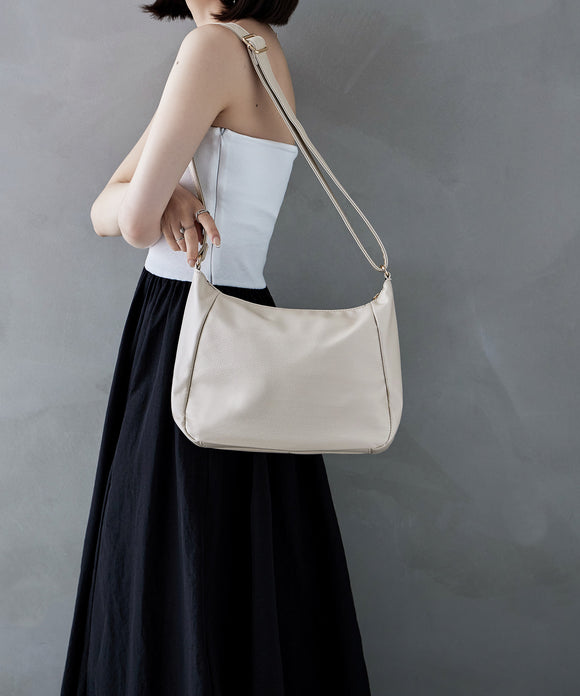{"color":"\u30a2\u30a4\u30dc\u30ea\u30fc","info":"model\uff1aH160cm size\uff1aF"}