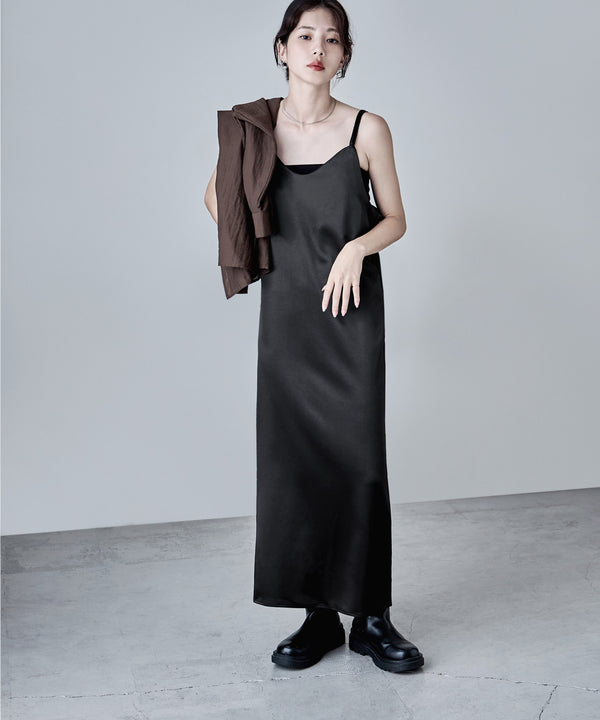 {"color":"\u30d6\u30e9\u30c3\u30af","info":"model\uff1aH166cm size\uff1aF"}