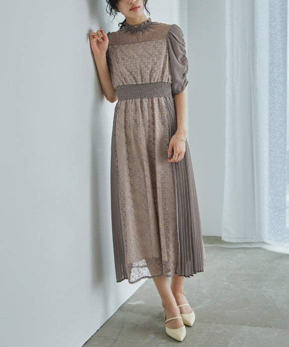 {"color":"\u30b0\u30ec\u30fc\u30b8\u30e5","info":"model\uff1aH167cm size\uff1aM"}