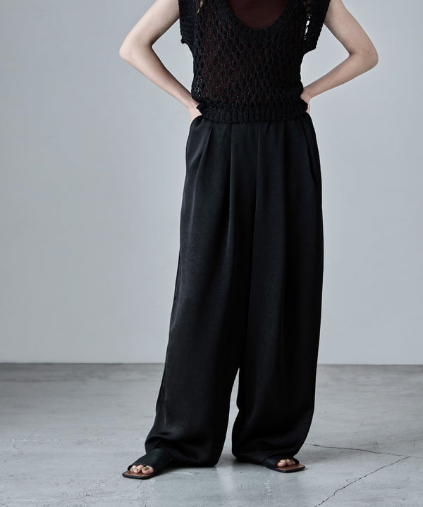 {"color":"\u30d6\u30e9\u30c3\u30af","info":"model\uff1aH166cm size\uff1aM"}