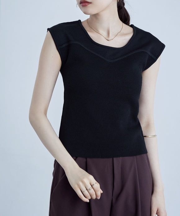 {"color":"\u30d6\u30e9\u30c3\u30af","info":"model\uff1aH170cm size\uff1aF"}