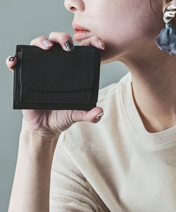 {"color":"\u30d6\u30e9\u30c3\u30af","info":"model\uff1aH158cm size\uff1aF"}