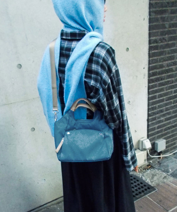 {"color":"\u30d6\u30eb\u30fc\u30b0\u30ea\u30fc\u30f3","info":"model\uff1aH158cm size\uff1aF"}