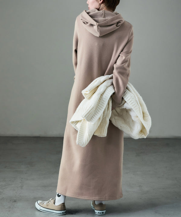 {"color":"\u30b0\u30ec\u30fc\u30b8\u30e5","info":"model\uff1aH158cm size\uff1aM"}