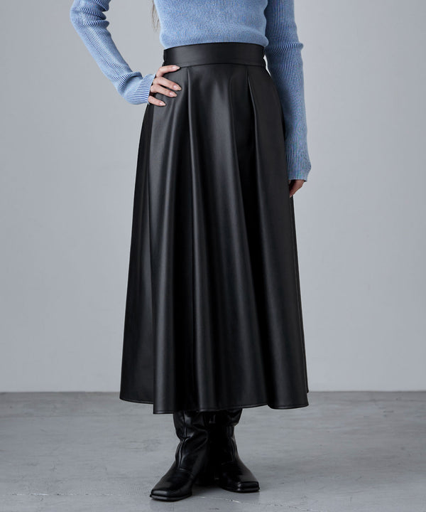 {"color":"\u30d6\u30e9\u30c3\u30af","info":"model\uff1aH166cm size\uff1aM"}