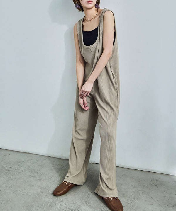 {"color":"\u30b0\u30ec\u30fc\u30b8\u30e5","info":"model\uff1aH158cm size\uff1aM"}