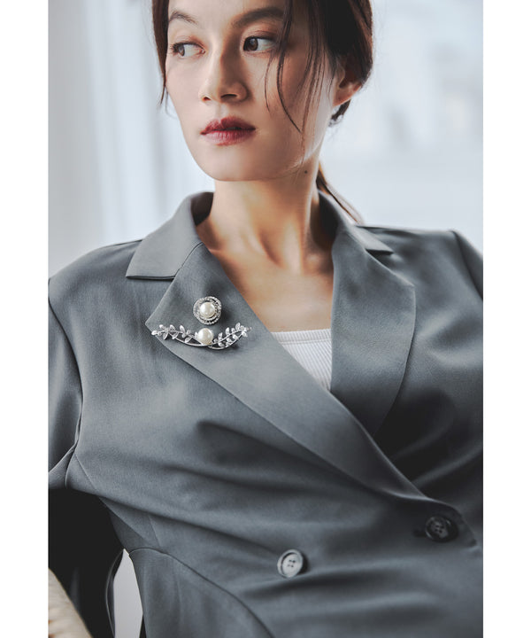 {"color":"\u30b7\u30eb\u30d0\u30fc","info":""}