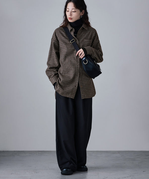 {"color":"\u30d6\u30e9\u30a6\u30f3","info":"model\uff1aH166cm size\uff1aM"}