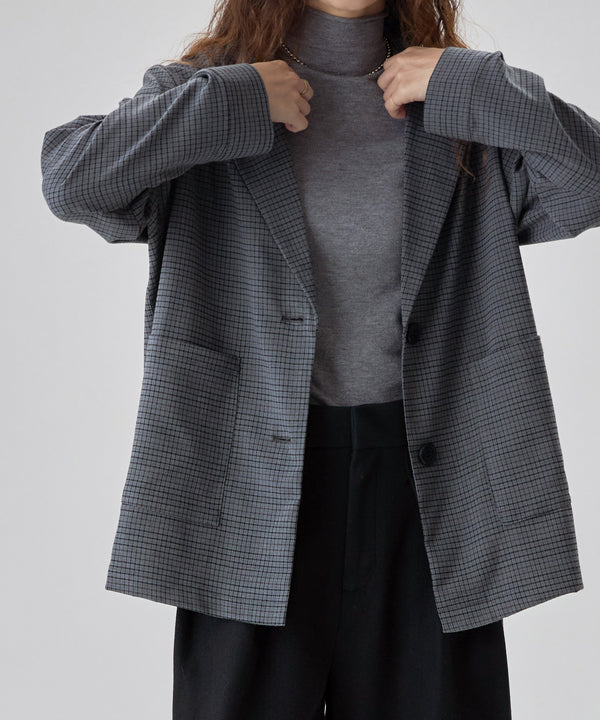 {"color":"\u30b0\u30ec\u30fc","info":"model\uff1aH166cm size\uff1aM"}