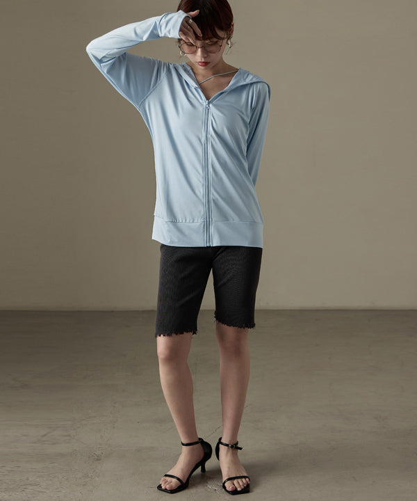 {"color":"\u30d6\u30eb\u30fc\u30b8\u30e5","info":"model\uff1aH158cm size\uff1aM"}