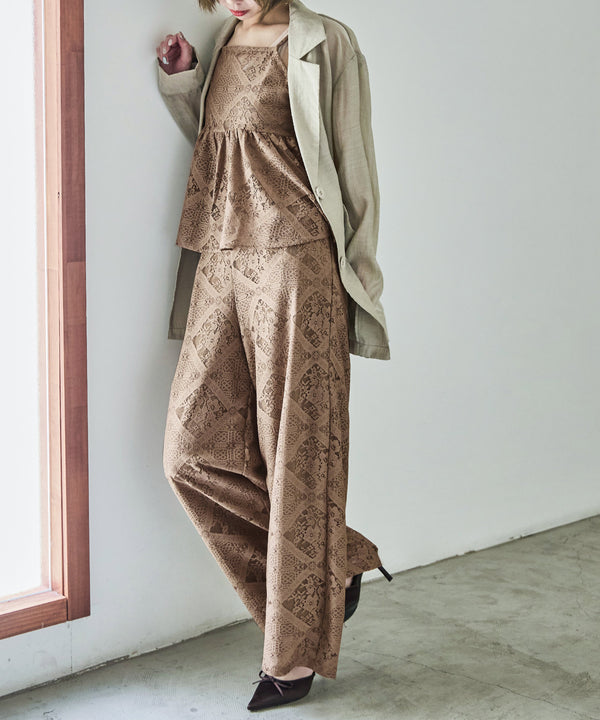 {"color":"\u30d9\u30fc\u30b8\u30e5","info":"model\uff1aH158cm size\uff1aM"}