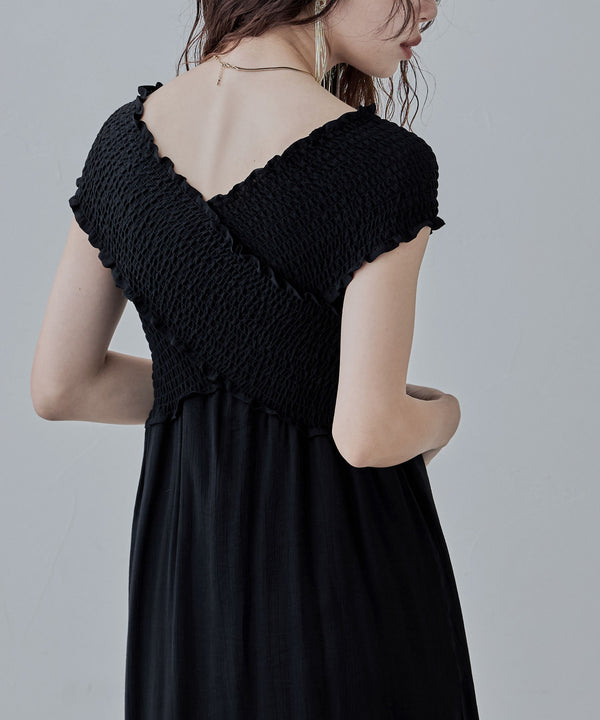 {"color":"\u30d6\u30e9\u30c3\u30af","info":"model\uff1aH166cm size\uff1aF"}
