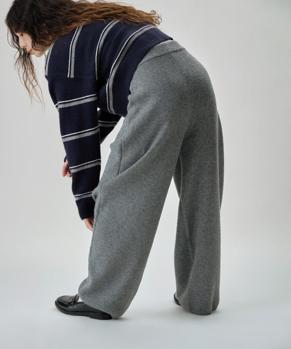 {"color":"\u30b0\u30ec\u30fc","info":"model\uff1aH166cm size\uff1aF"}