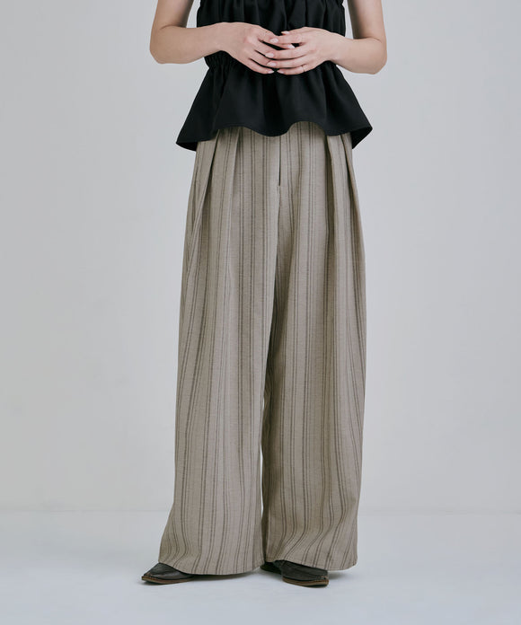 {"color":"\u30a8\u30af\u30ea\u30e5","info":"model\uff1aH166cm size\uff1aF"}