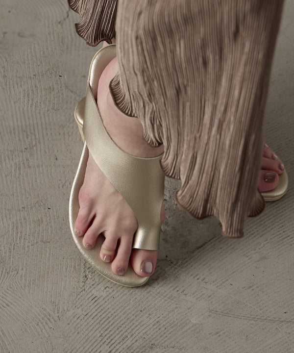 {"color":"\u30b4\u30fc\u30eb\u30c9","info":"model\uff1aH158cm size\uff1aL(23.5-24cm)"}