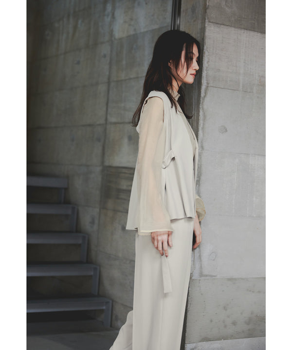 {"color":"\u30d9\u30fc\u30b8\u30e5","info":"model\uff1aH165cm size\uff1aM"}