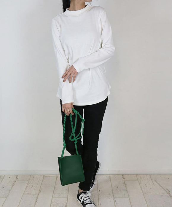 {"color":"\u30aa\u30d5\u30db\u30ef\u30a4\u30c8","info":"model\uff1aH162cm size\uff1aM"}