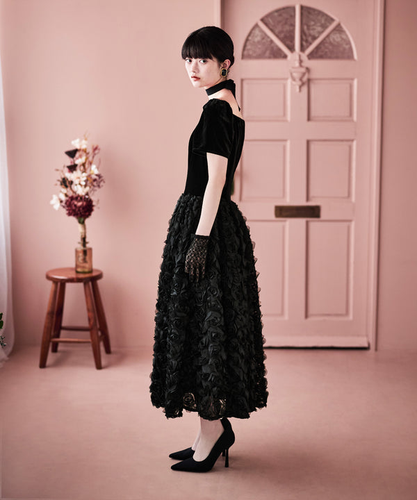 {"color":"\u30d6\u30e9\u30c3\u30af","info":"model\uff1aH163cm size\uff1aM"}
