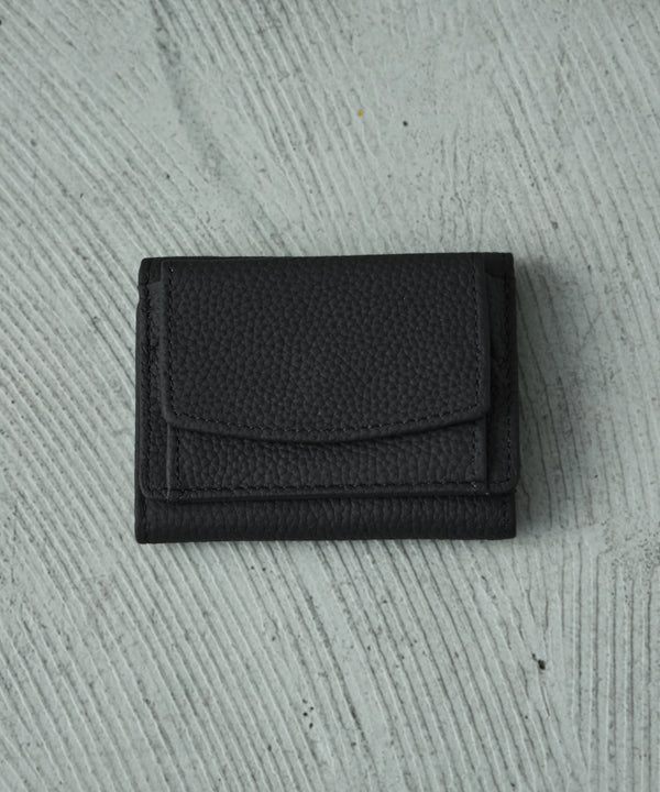 {"color":"\u30d6\u30e9\u30c3\u30af","info":"model\uff1aH158cm size\uff1aF"}