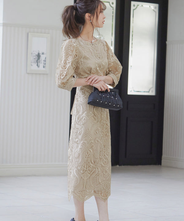 {"color":"\u30d9\u30fc\u30b8\u30e5","info":"model\uff1aH161cm size\uff1aM"}