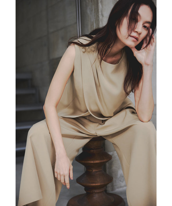 {"color":"\u30d9\u30fc\u30b8\u30e5","info":"model\uff1aH166cm size\uff1aM"}