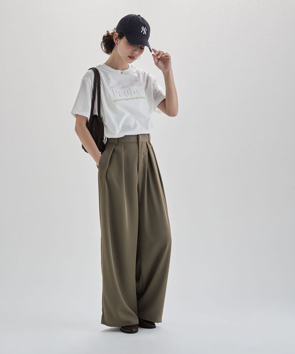 {"color":"\u30aa\u30d5\u30db\u30ef\u30a4\u30c8","info":"model\uff1aH166cm size\uff1aF"}