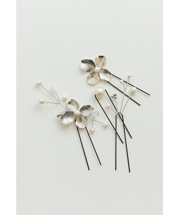 {"color":"\u30b7\u30eb\u30d0\u30fc","info":""}