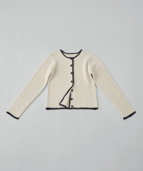 {"color":"\u30a2\u30a4\u30dc\u30ea\u30fc","info":""}