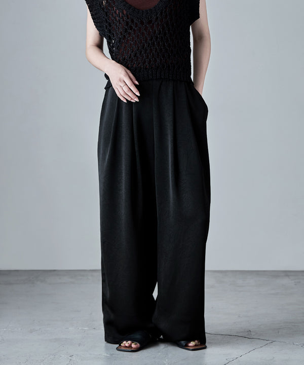 {"color":"\u30d6\u30e9\u30c3\u30af","info":"model\uff1aH166cm size\uff1aM"}
