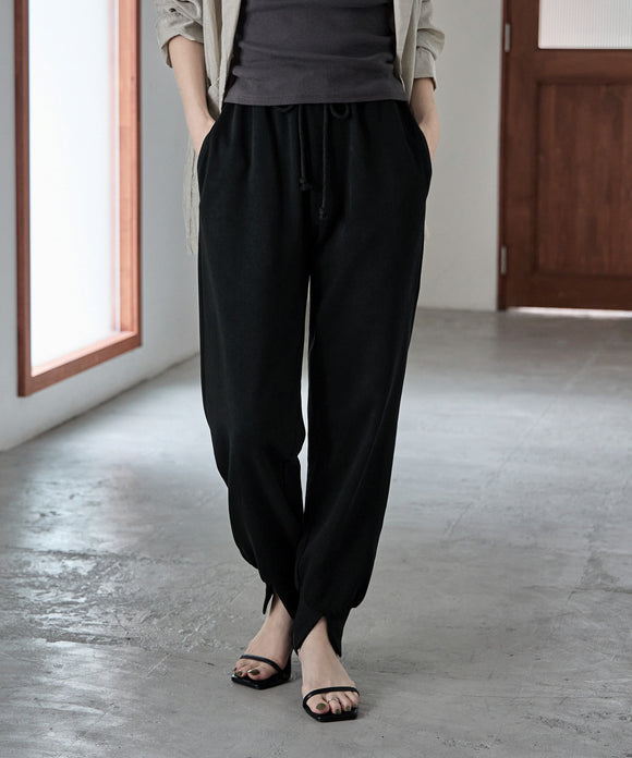 {"color":"\u30d6\u30e9\u30c3\u30af","info":"model\uff1aH166cm size\uff1aM-L"}