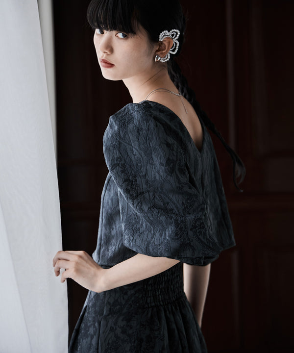 {"color":"\u30d6\u30eb\u30fc\u30b0\u30ec\u30fc","info":"model\uff1aH163cm size\uff1aM"}