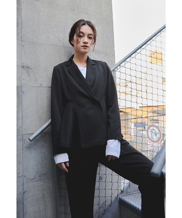 {"color":"\u30d6\u30e9\u30c3\u30af","info":"model\uff1aH165cm size\uff1aM"}