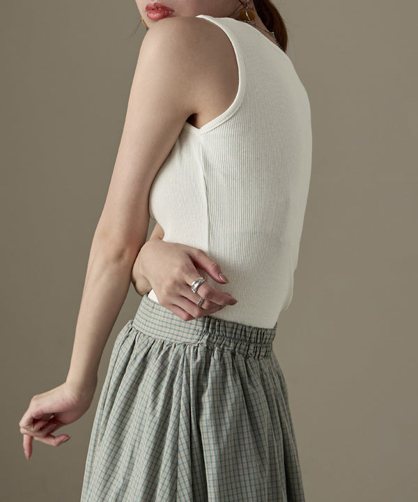 {"color":"\u30aa\u30d5\u30db\u30ef\u30a4\u30c8","info":"model\uff1aH158cm size\uff1aM"}